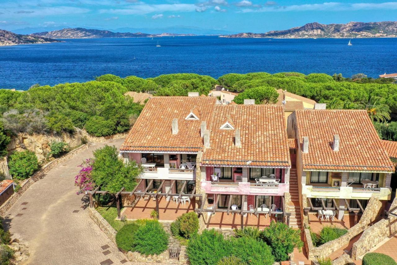 Baia Del Faro Aparthotel Палау Екстериор снимка