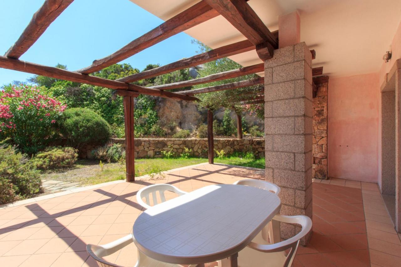 Baia Del Faro Aparthotel Палау Екстериор снимка