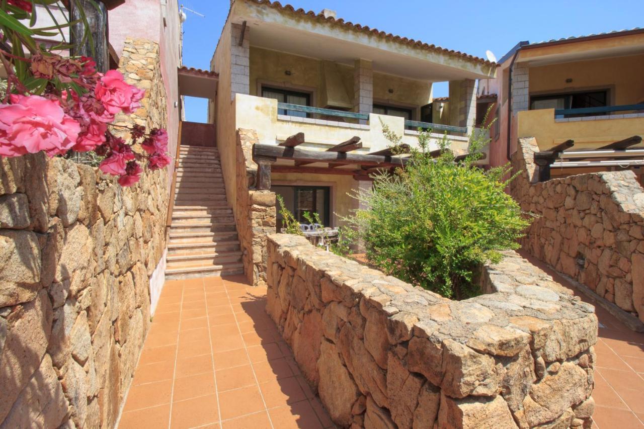 Baia Del Faro Aparthotel Палау Екстериор снимка