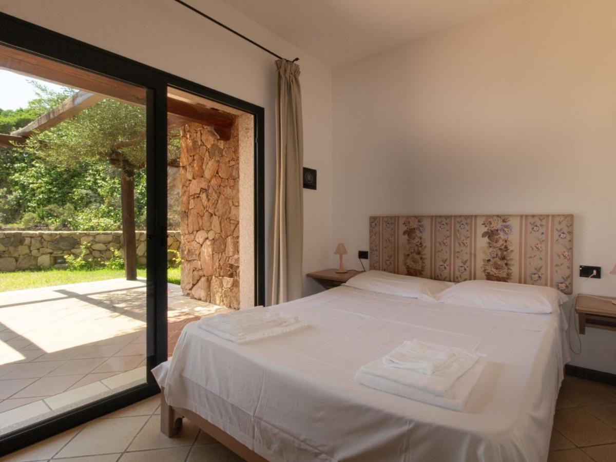 Baia Del Faro Aparthotel Палау Екстериор снимка