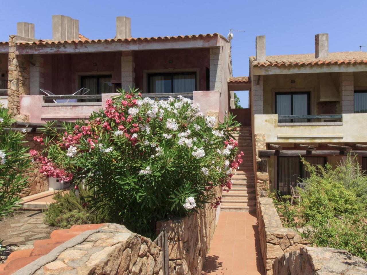 Baia Del Faro Aparthotel Палау Екстериор снимка