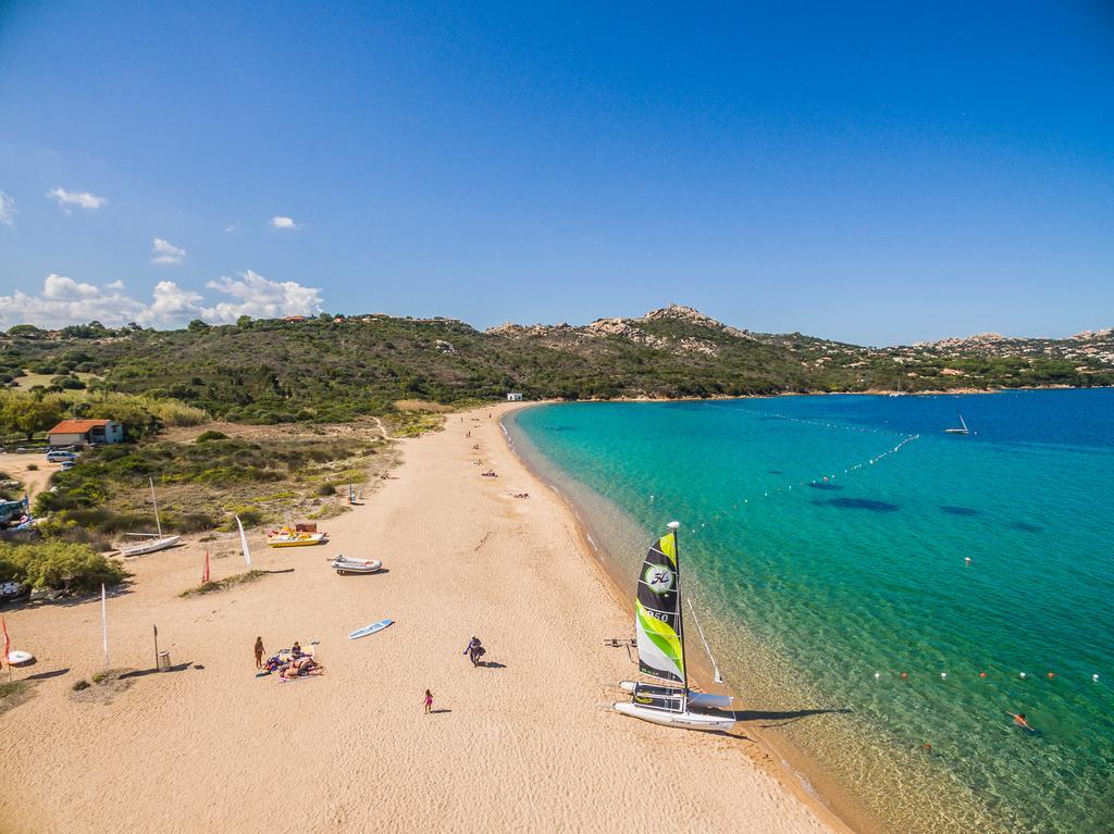 Baia Del Faro Aparthotel Палау Екстериор снимка