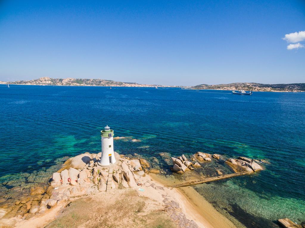 Baia Del Faro Aparthotel Палау Екстериор снимка