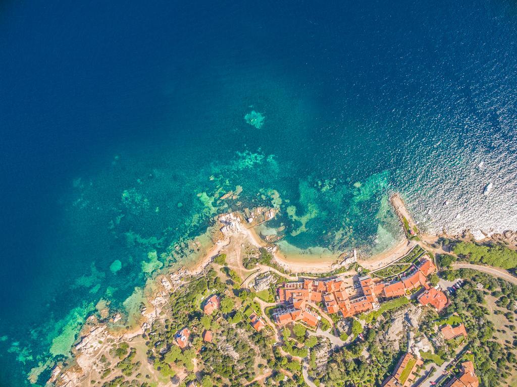 Baia Del Faro Aparthotel Палау Екстериор снимка